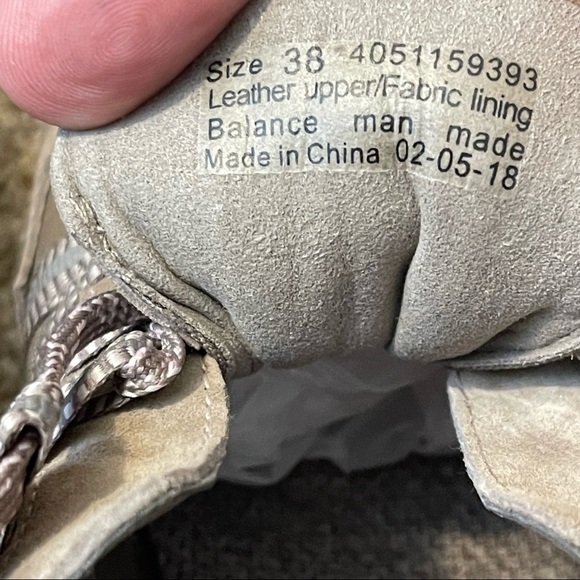 Women's Dansko Gabi Shoes - Taupe Burnished Nubuck in Size 38 - Picture 5 of 8